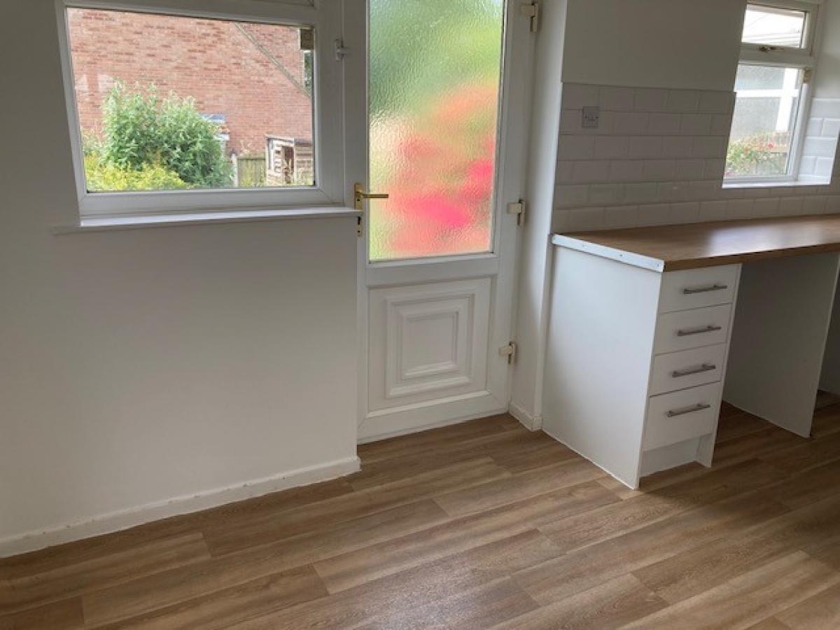 Image of 2 Bedroom Town House, Pinecroft Court, Oakwood
