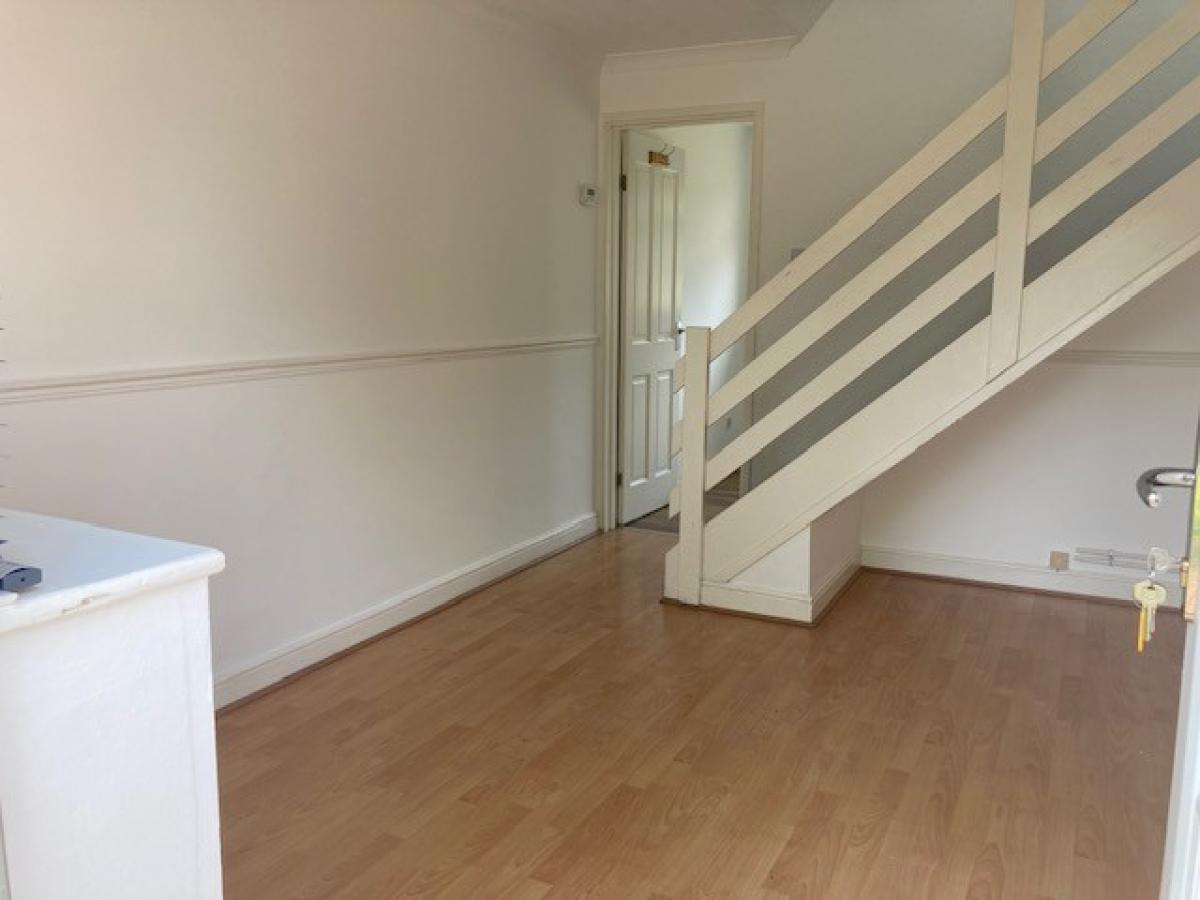 Image of 2 Bedroom Town House, Pinecroft Court, Oakwood