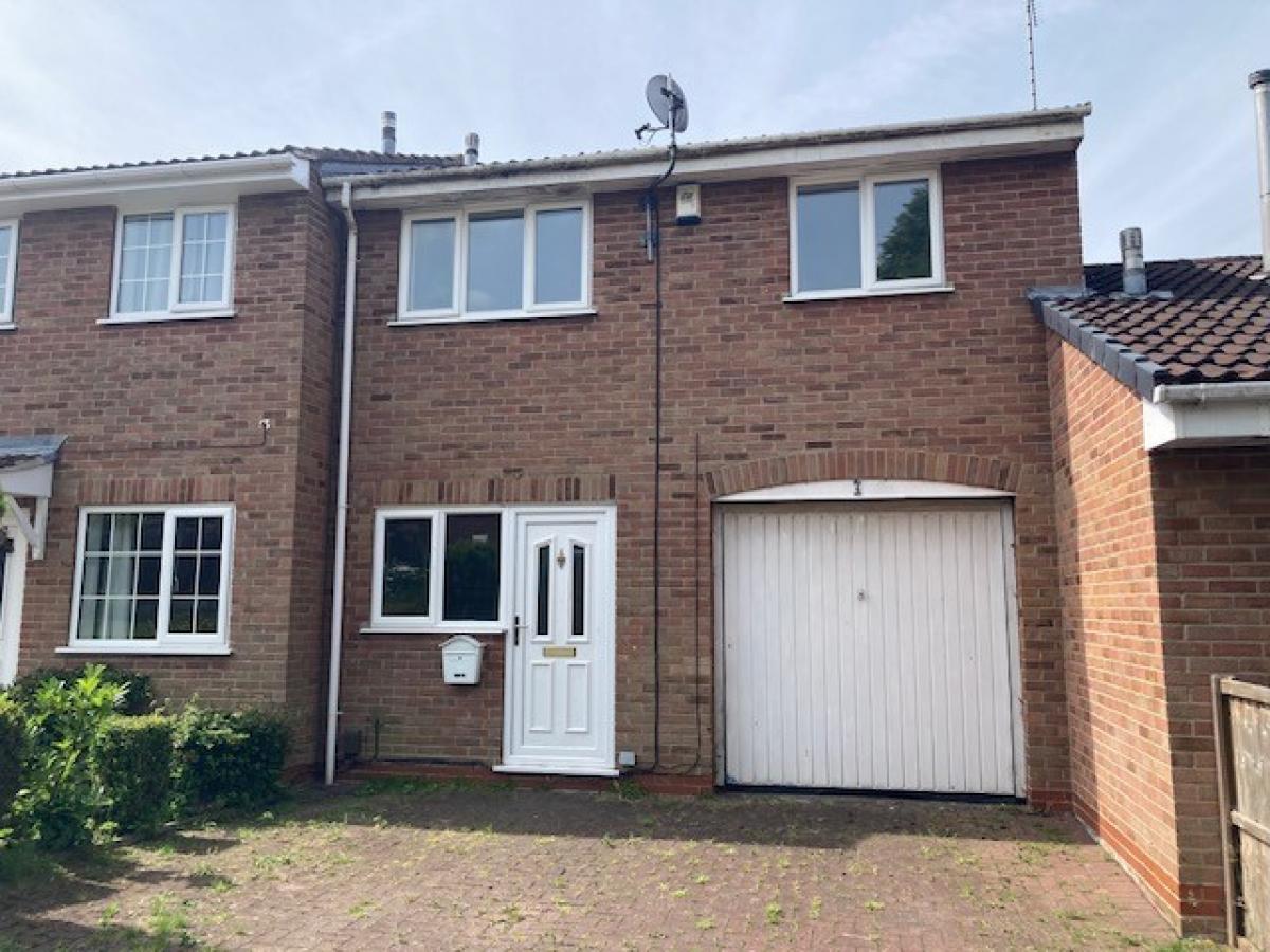 Image of 2 Bedroom Town House, Pinecroft Court, Oakwood