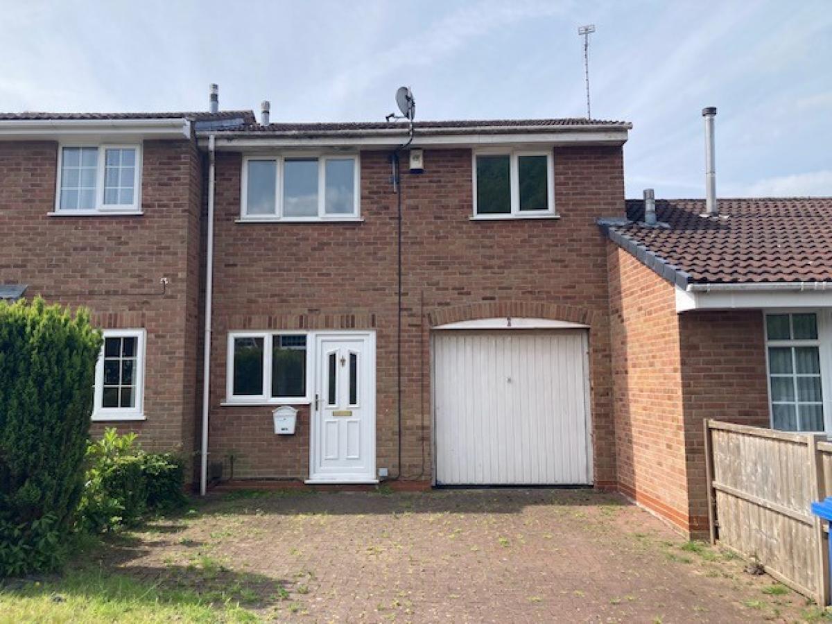 Image of 2 Bedroom Town House, Pinecroft Court, Oakwood