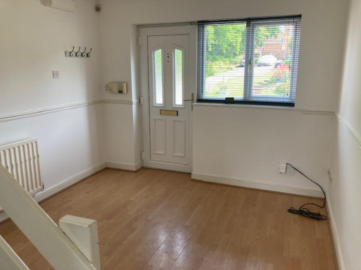 Image of 2 Bedroom Town House, Pinecroft Court, Oakwood
