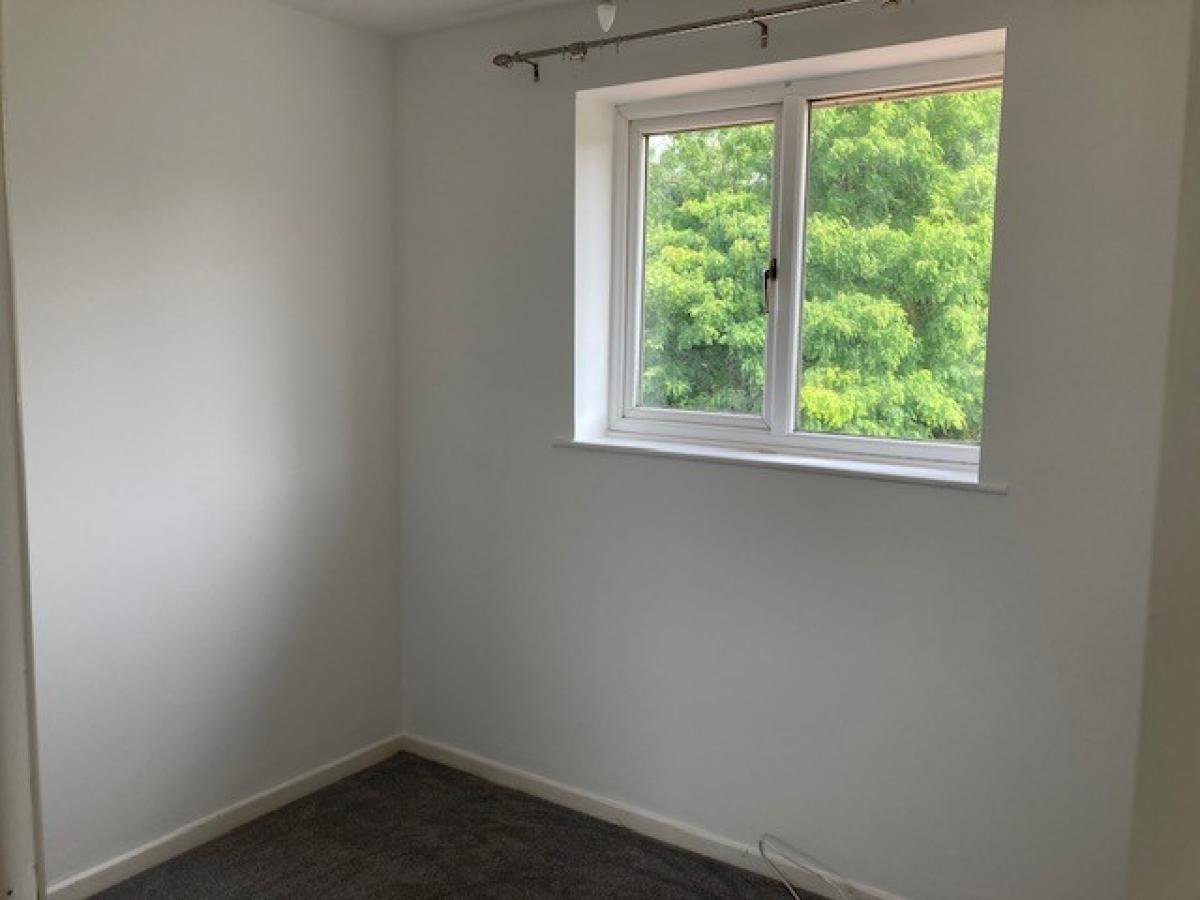 Image of 2 Bedroom Town House, Pinecroft Court, Oakwood
