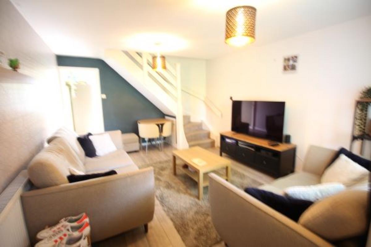 Image of 2 Bedroom Town House, Danebridge Crescent, Oakwood