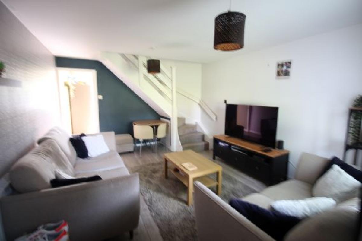 Image of 2 Bedroom Town House, Danebridge Crescent, Oakwood