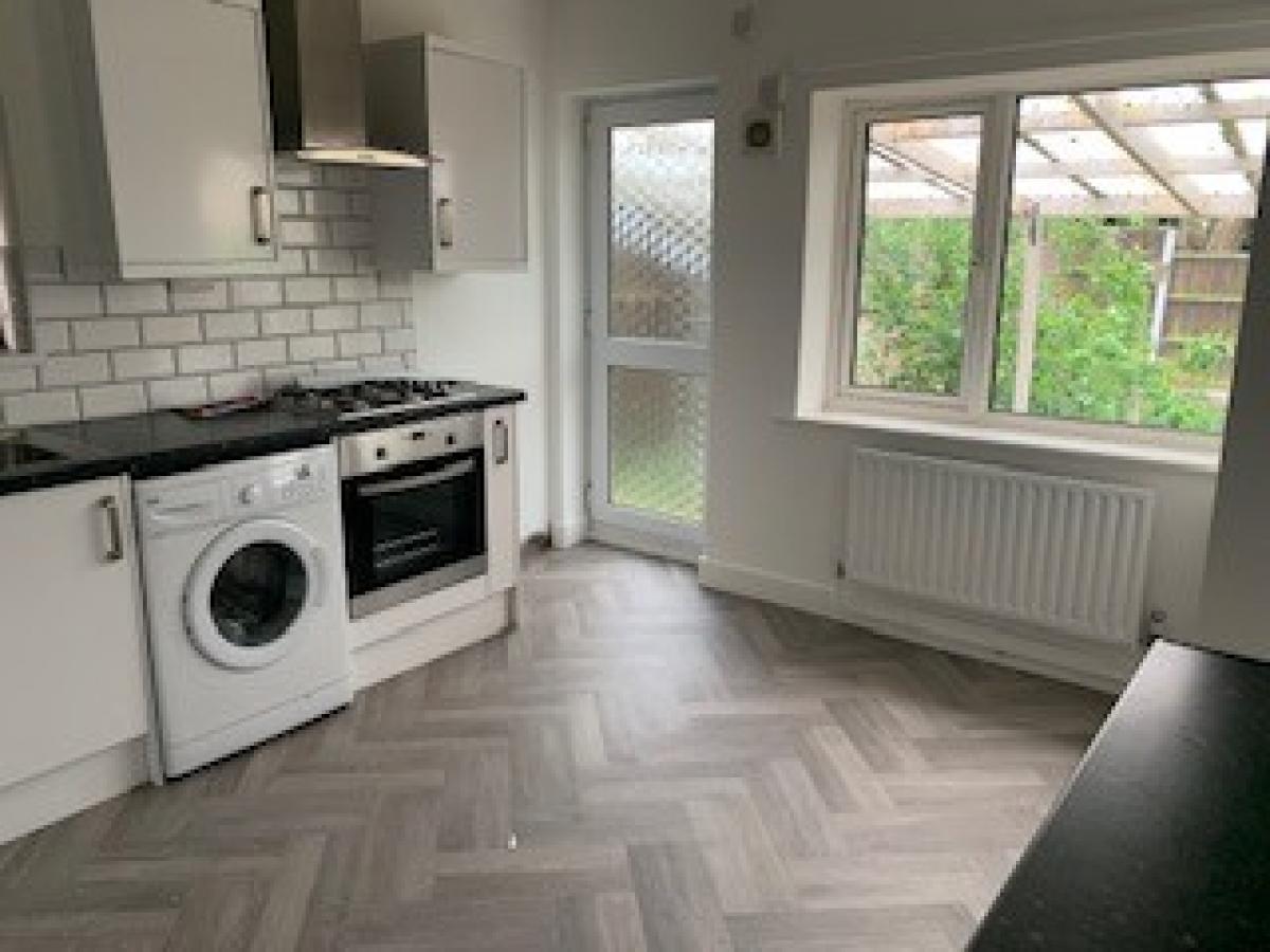 Image of 2 Bedroom Detached Bungalow, Springfield, Littleover