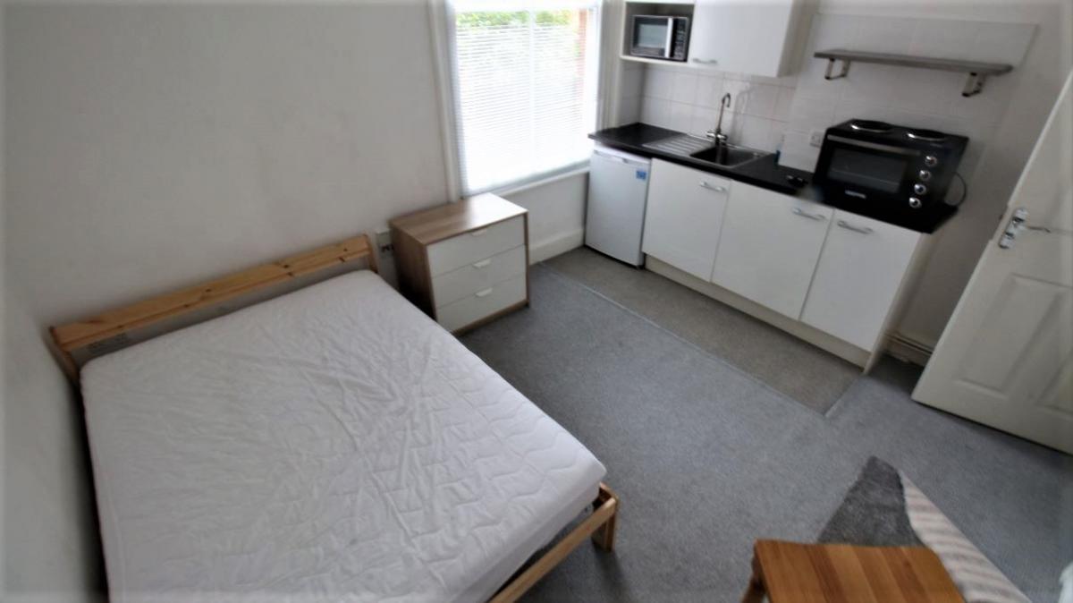 Image of 1 Bedroom Studio Flat, Belper Road, Derby Centre